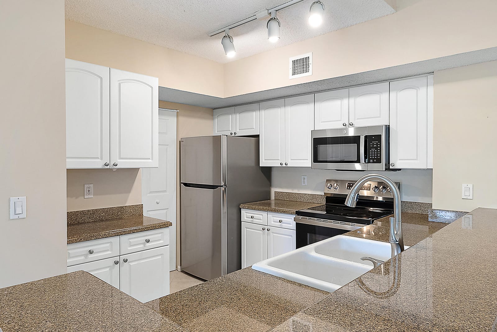 278 Village Boulevard 8306 — photo 5