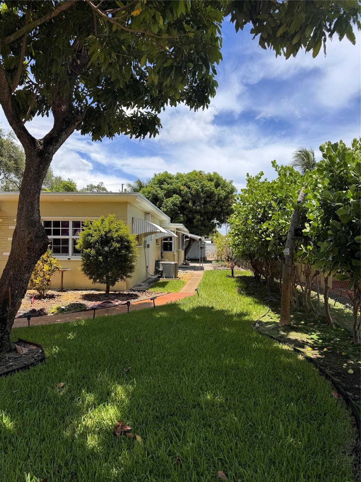 2547 Thomas Street, Hollywood, FL 33020 photo 5