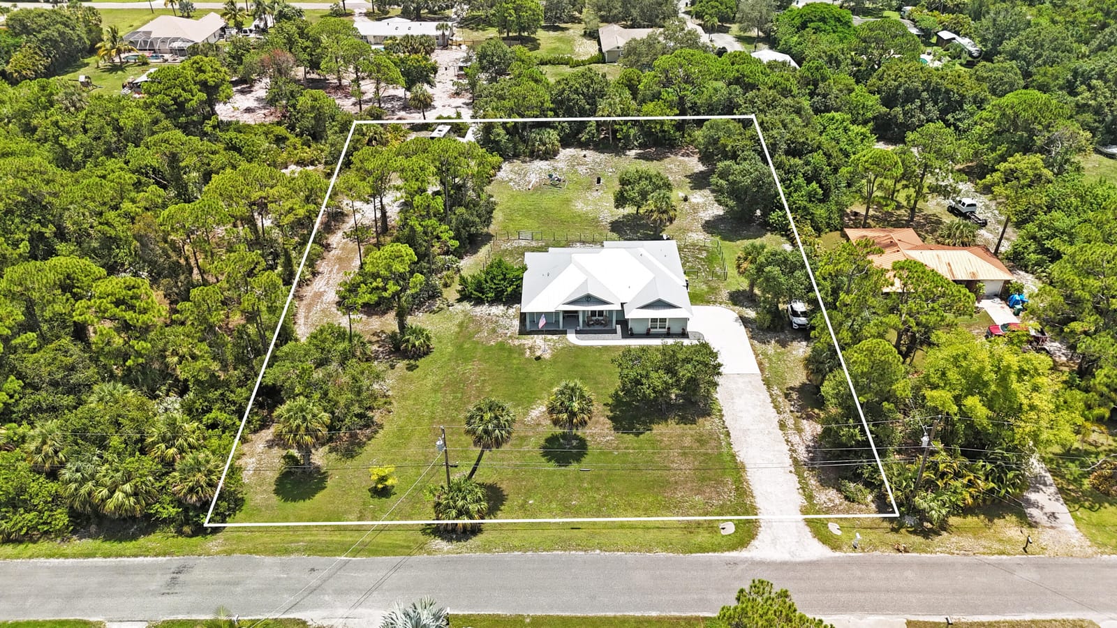 4912 Pinetree Drive — photo 2