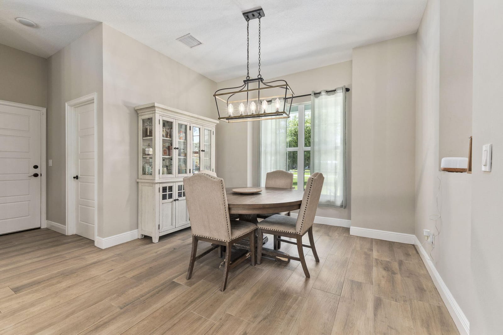 4912 Pinetree Drive — photo 11