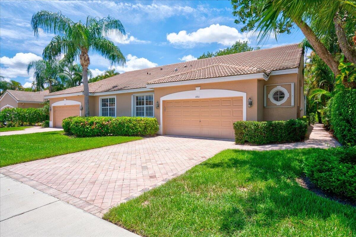 4701 Carlton Golf Drive — photo 2