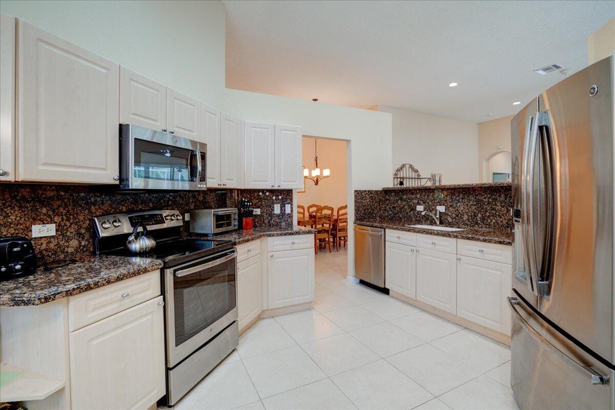 4701 Carlton Golf Drive, Lake Worth, FL 33449 photo 16