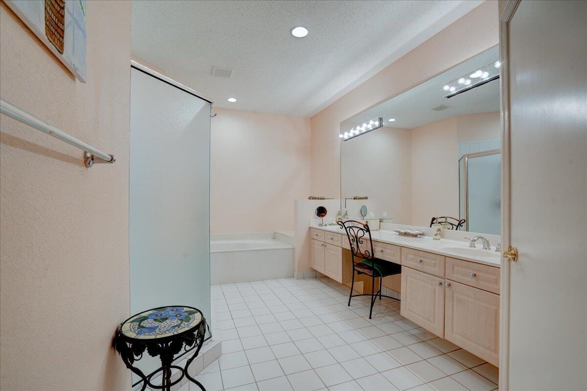 4701 Carlton Golf Drive, Lake Worth, FL 33449 photo 25