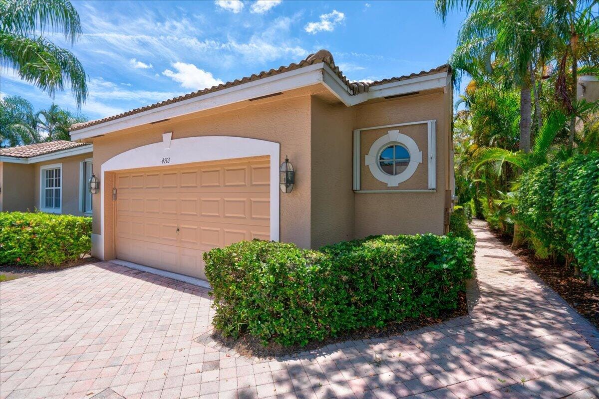 4701 Carlton Golf Drive — photo 4