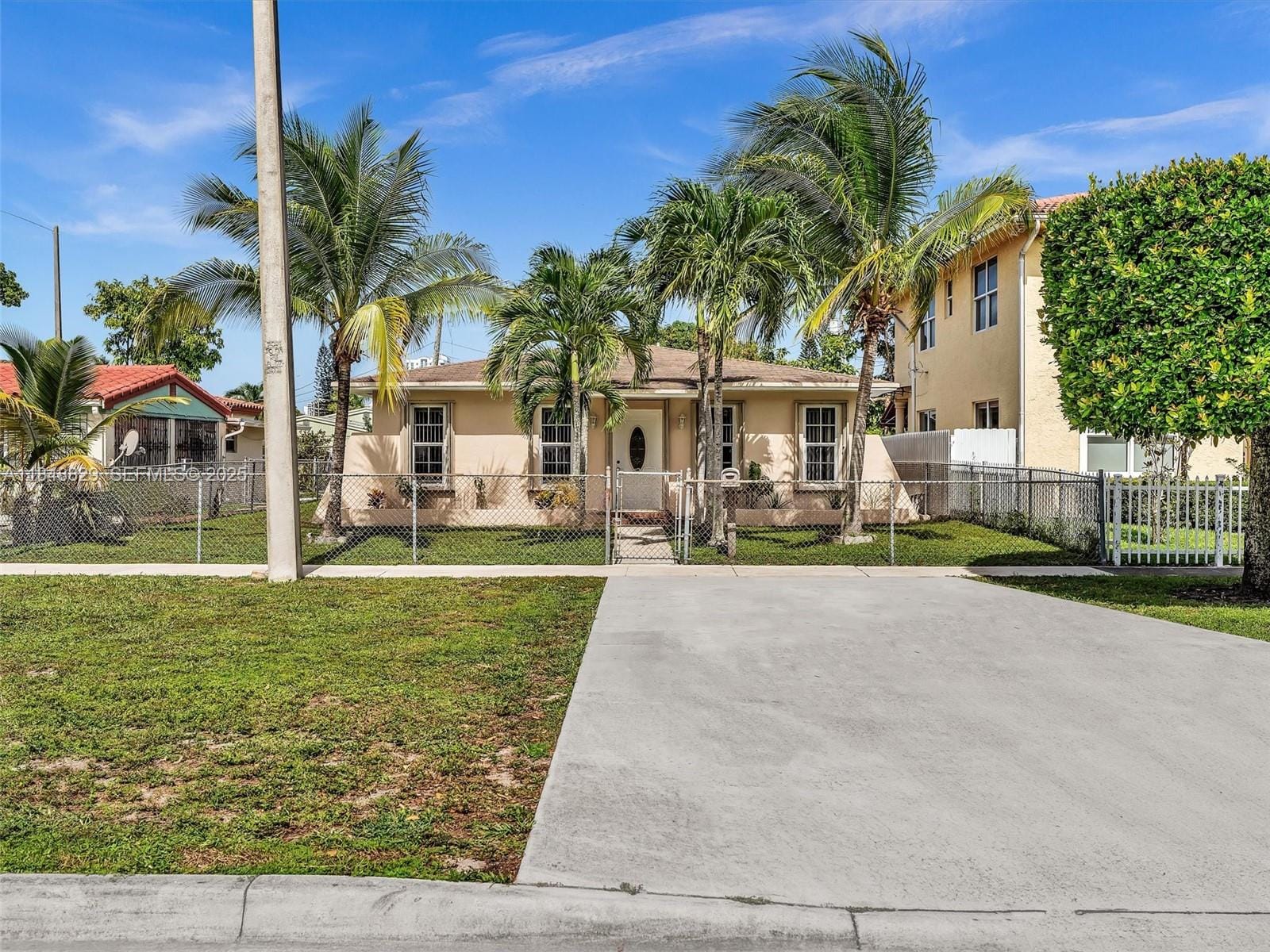 17175 NE 21st Avenue, North Miami Beach, FL 33162 photo 3