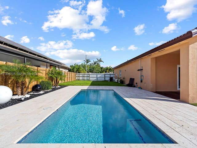 1405 SE 7th Street, sold in Tennessee Estates, Homestead, FL