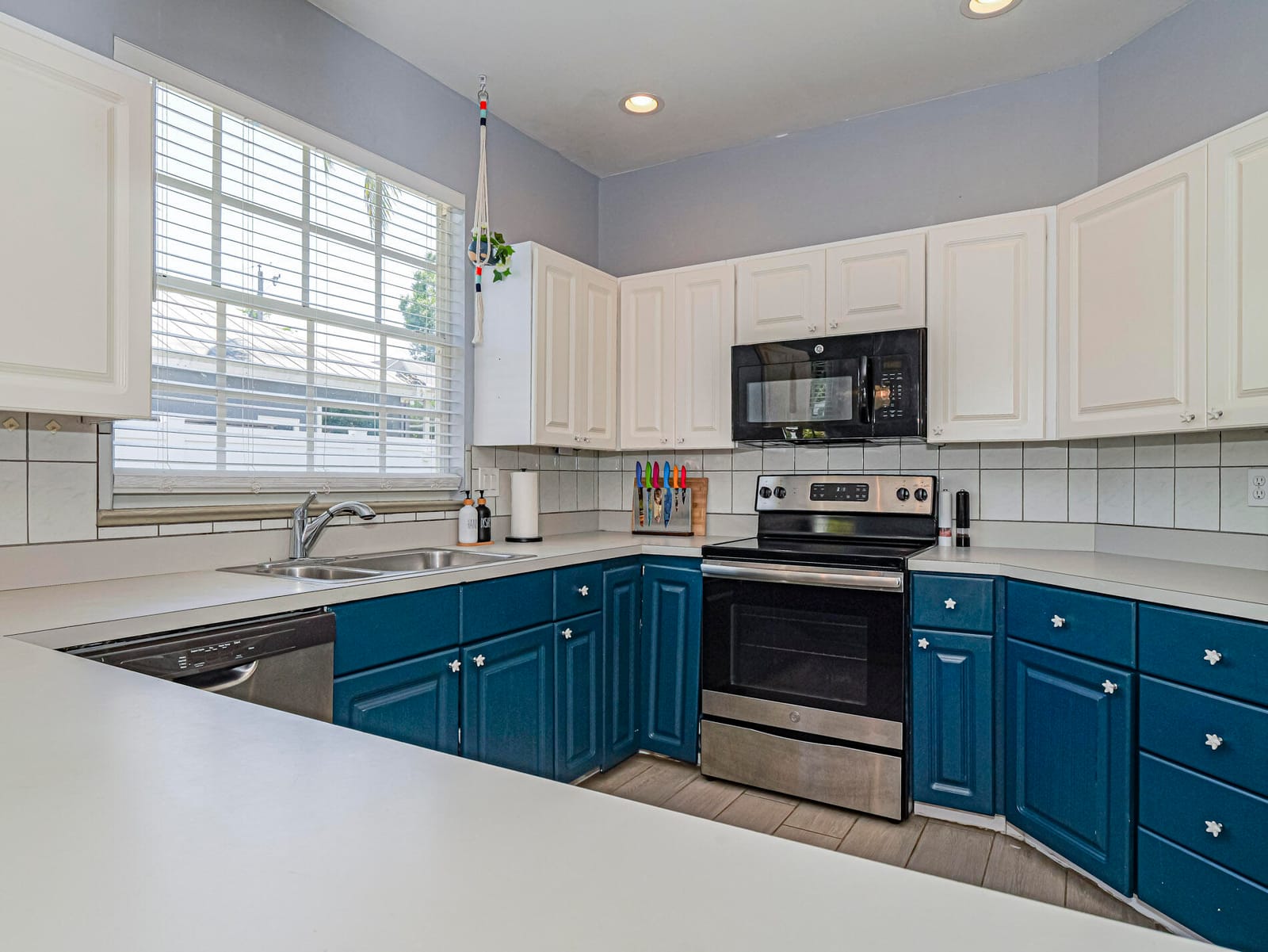 2565 44th Avenue, Vero Beach, FL 32966 photo 13