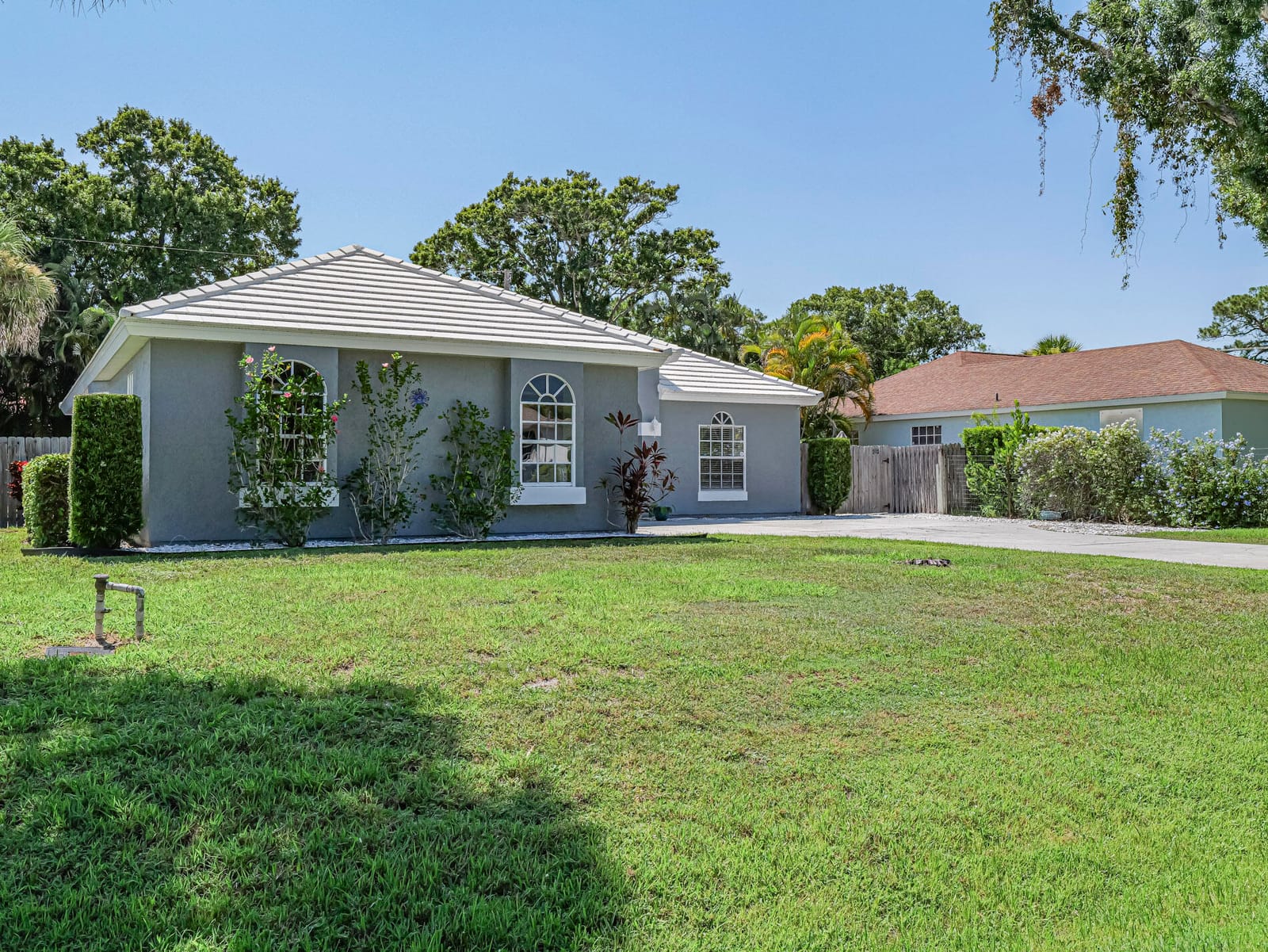 2565 44th Avenue, Vero Beach, FL 32966 photo 3