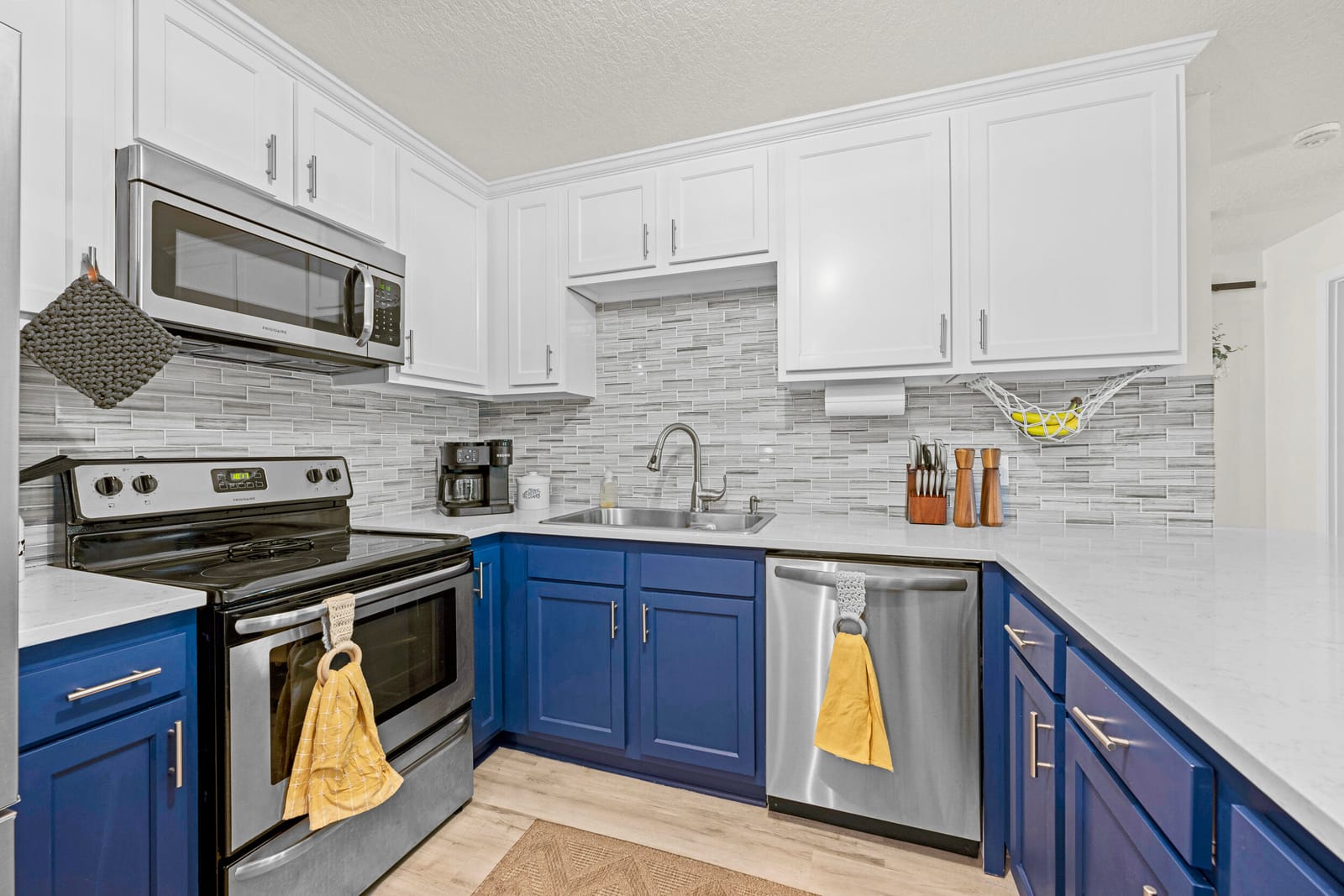 5302 Bowling Green Drive — photo 11