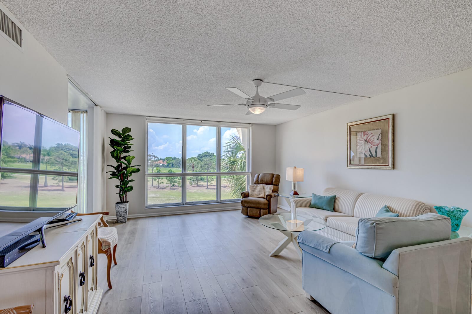 5390 Woodland Lakes Drive 305, Palm Beach Gardens, FL 33418