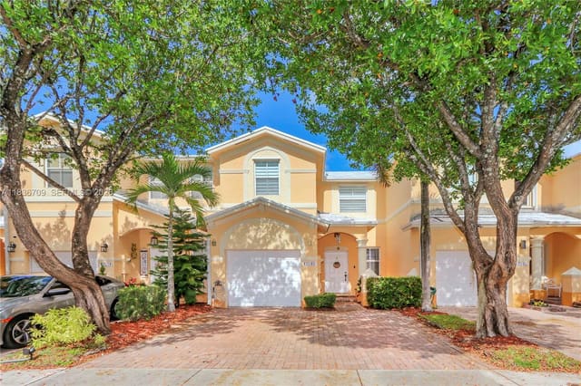12548 SW 126th Avenue, sold in Kendall Breeze South, Miami, FL