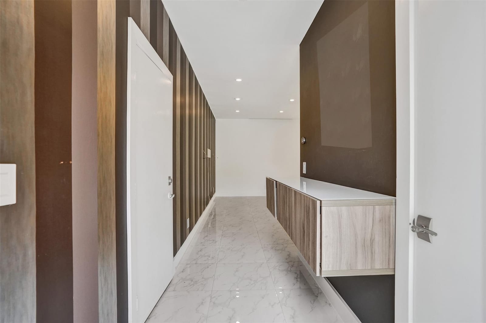 4053 NW 61st Terrace — photo 3