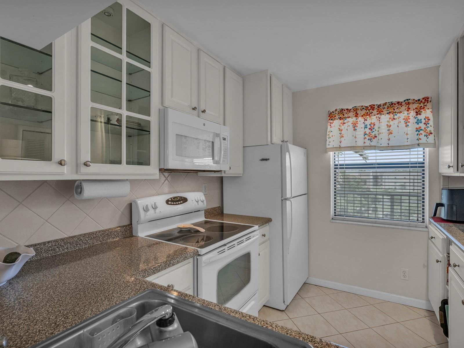 2748 NW 104th Avenue 406 — photo 11