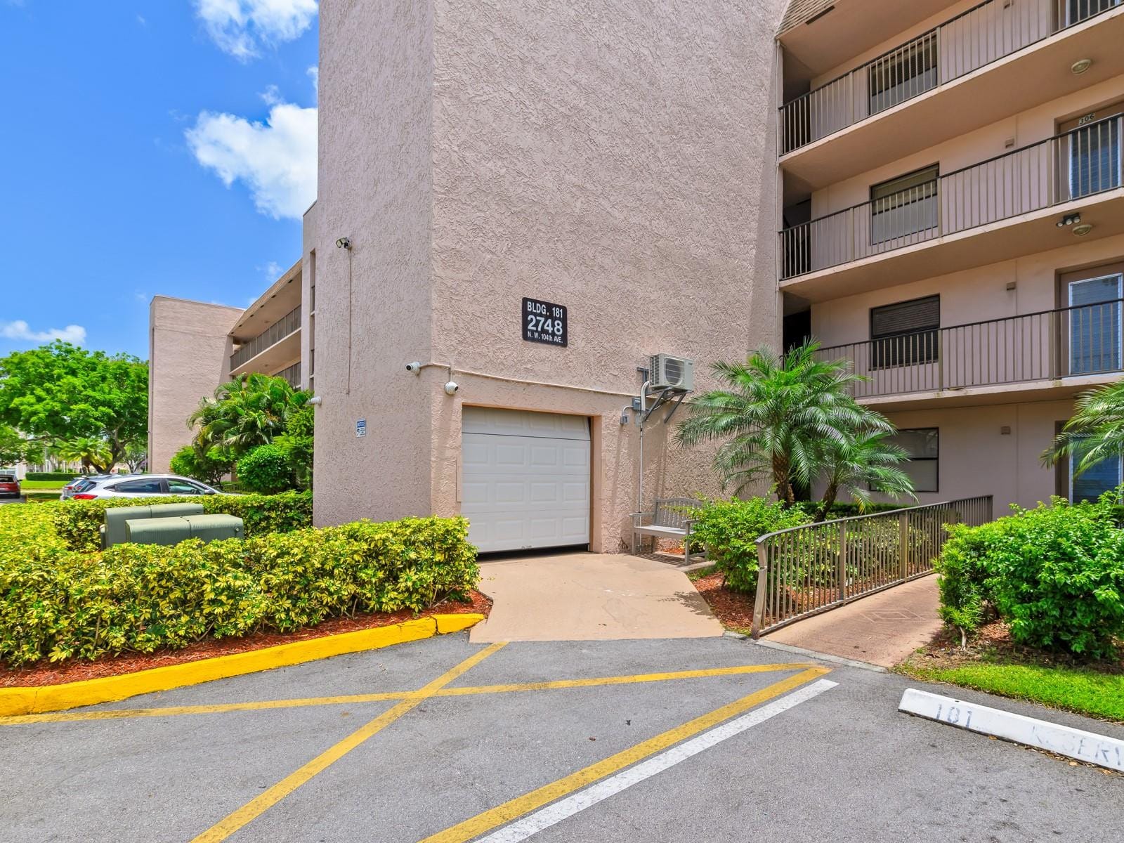 2748 NW 104th Avenue 406 — photo 4