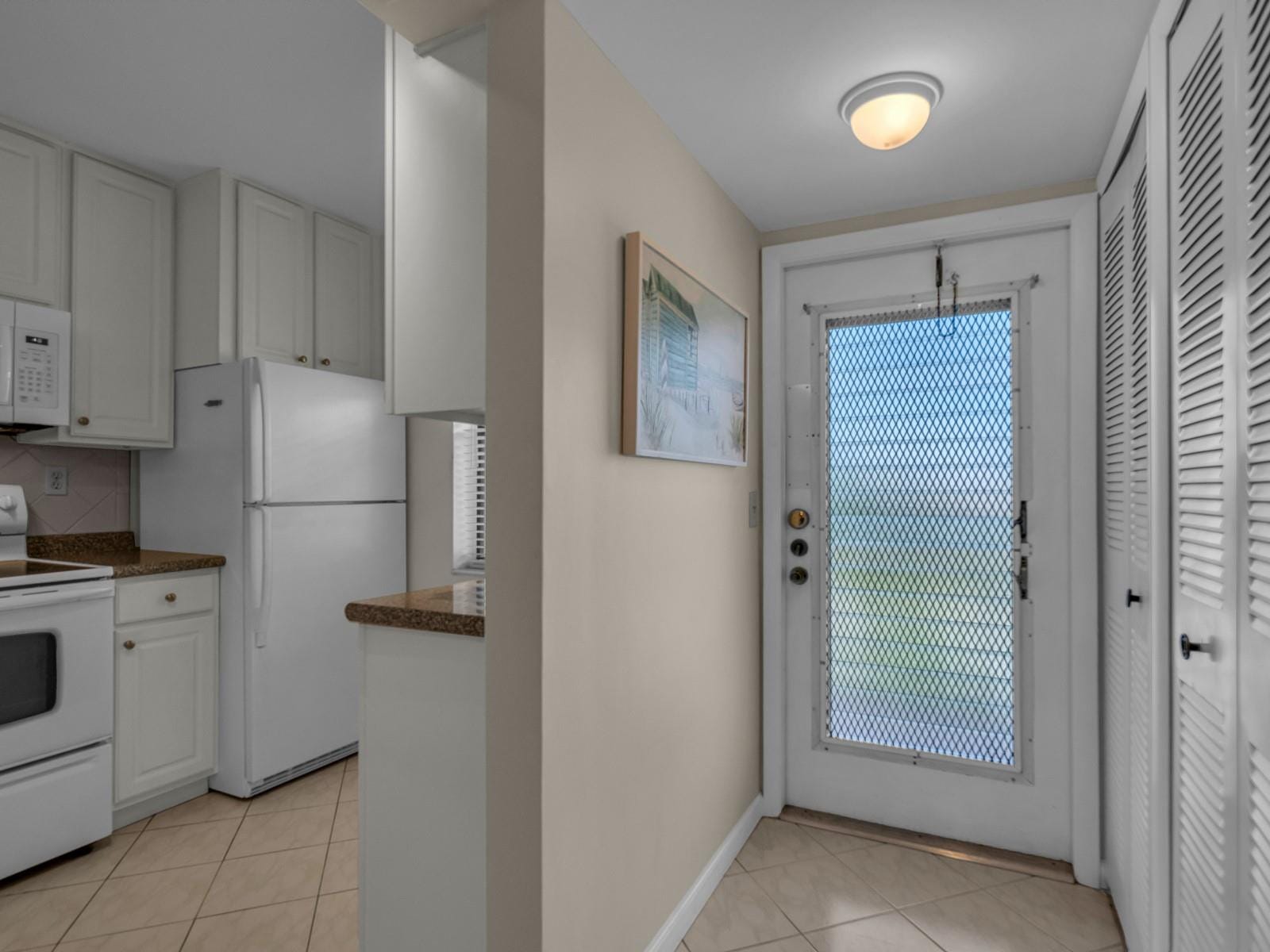 2748 NW 104th Avenue 406 — photo 8