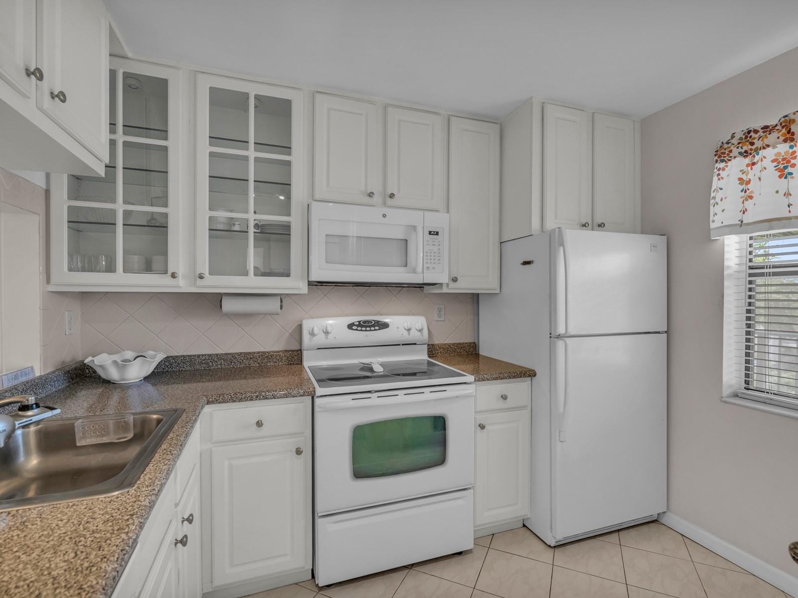 2748 NW 104th Avenue 406 — photo 9