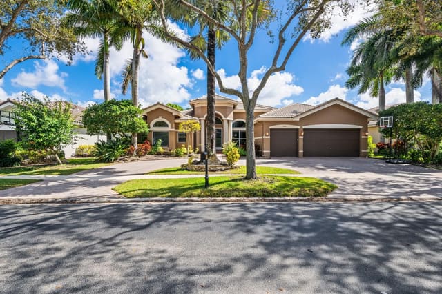 19450 Saturnia Lakes Drive, sold in Capella 1, Boca Raton, FL