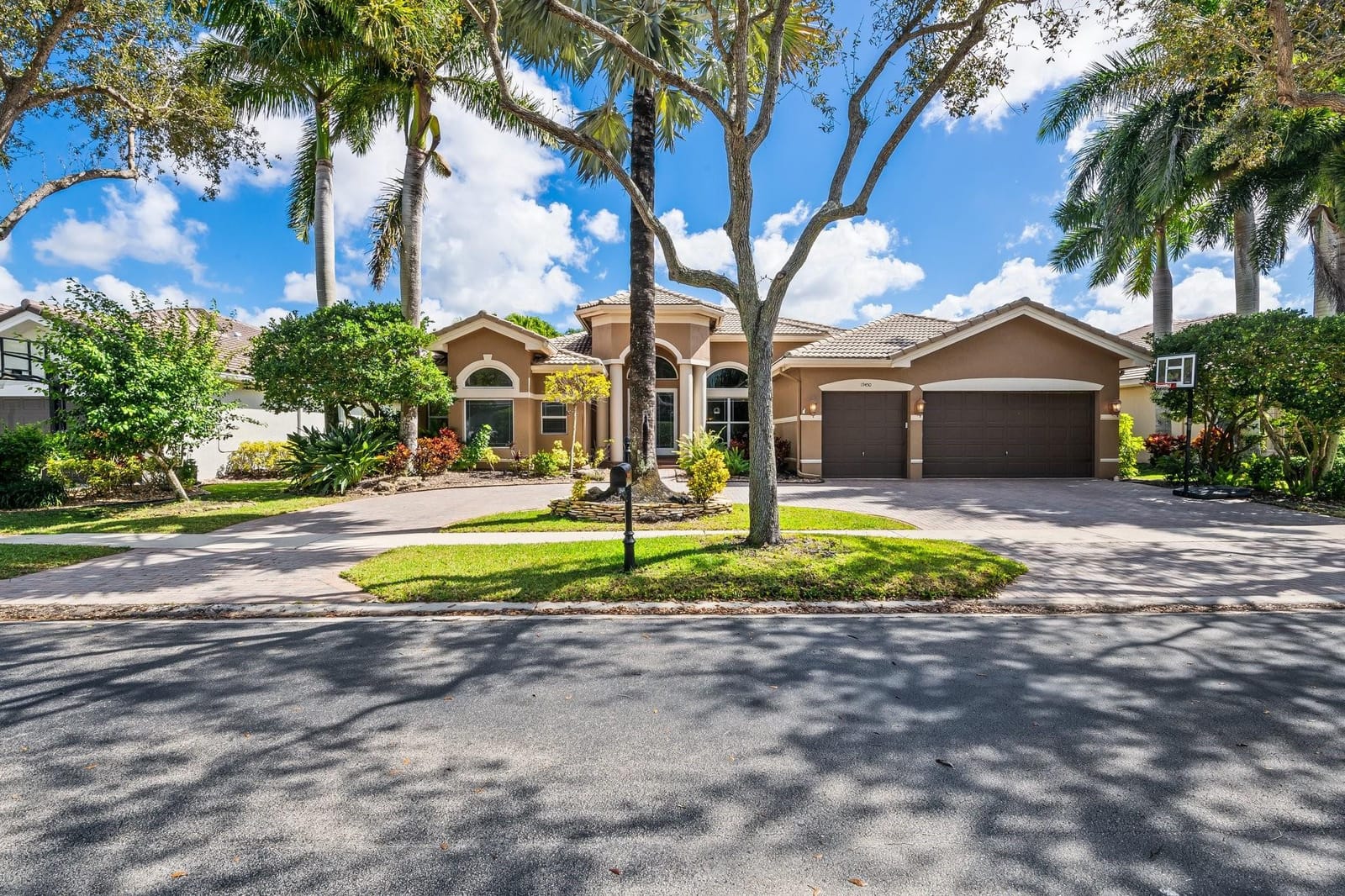 19450 Saturnia Lakes Drive, Boca Raton, FL 33498