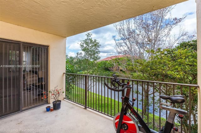 10161 W Sunrise Boulevard 202, Plantation, FL 33322