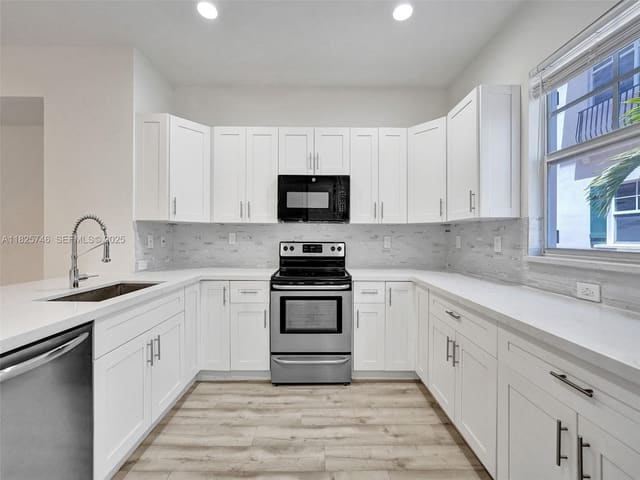 1033 NE 17th Way 904, sold in Villa Medici Condo, Fort Lauderdale, FL