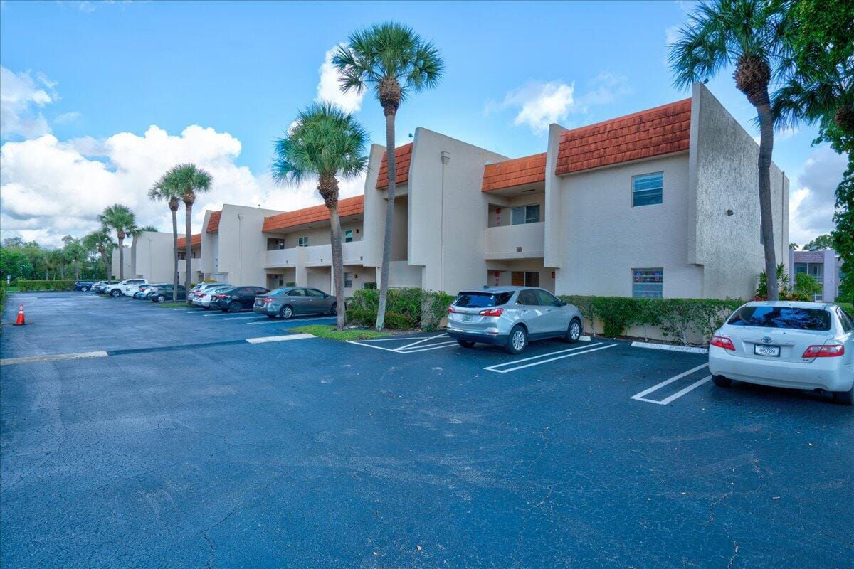 2901 Fiore Way 2040, Delray Beach, FL 33445 photo 3