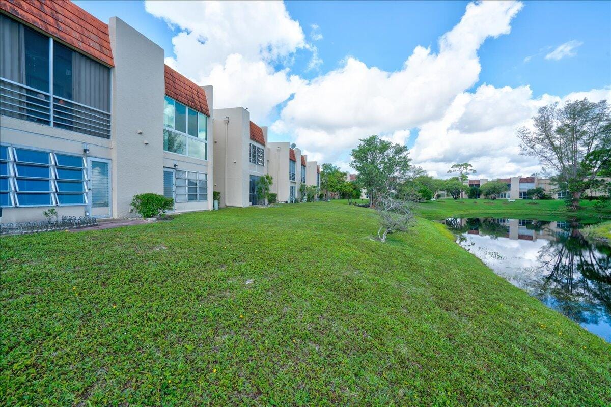 2901 Fiore Way 2040, Delray Beach, FL 33445 photo 4