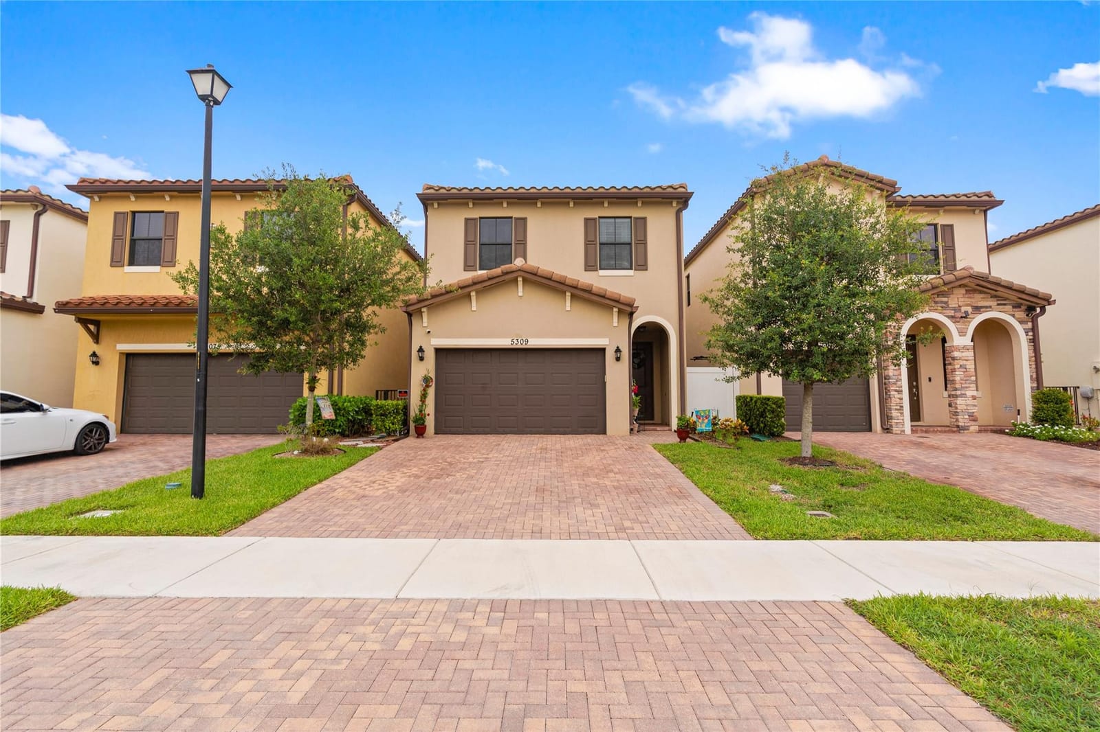 3 bedroom home for sale at 5309 50th, Tamarac, FL 33319 — $549,000