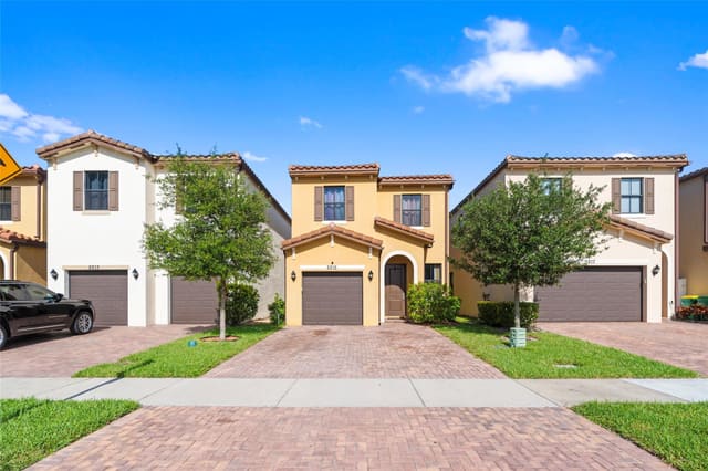 5215 NW 50th Terrace, sold in Manor Parc, Tamarac, FL