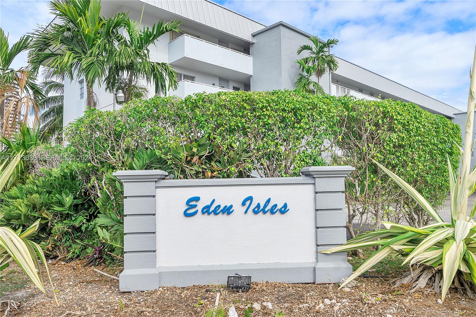 3600 NE 170th Street 211, North Miami Beach, FL 33160, North Miami Beach