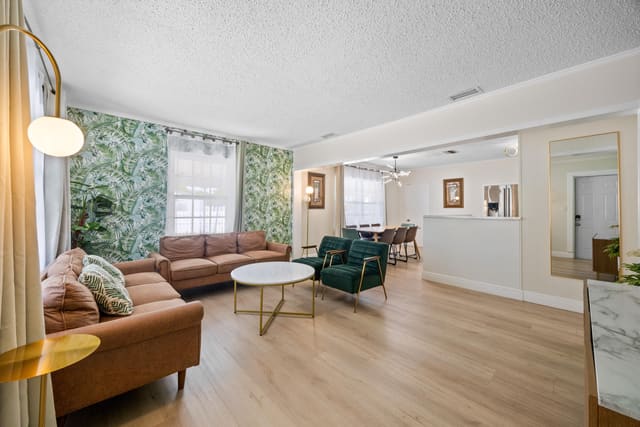 815 Green Street, sold in Lakeview Ridge, West Palm Beach, FL