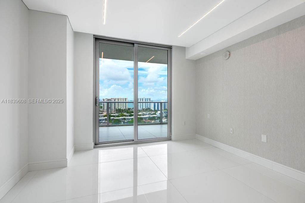 300 Sunny Isles Boulevard 4-1808, Sunny Isles Beach, FL 33160 photo 18