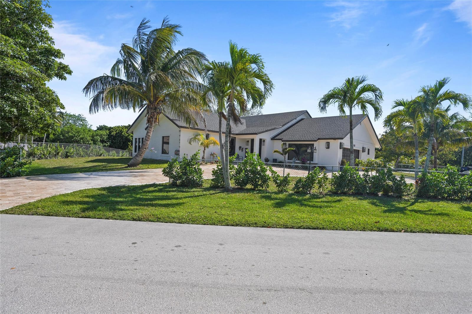 11500 NW 21st Court — photo 2