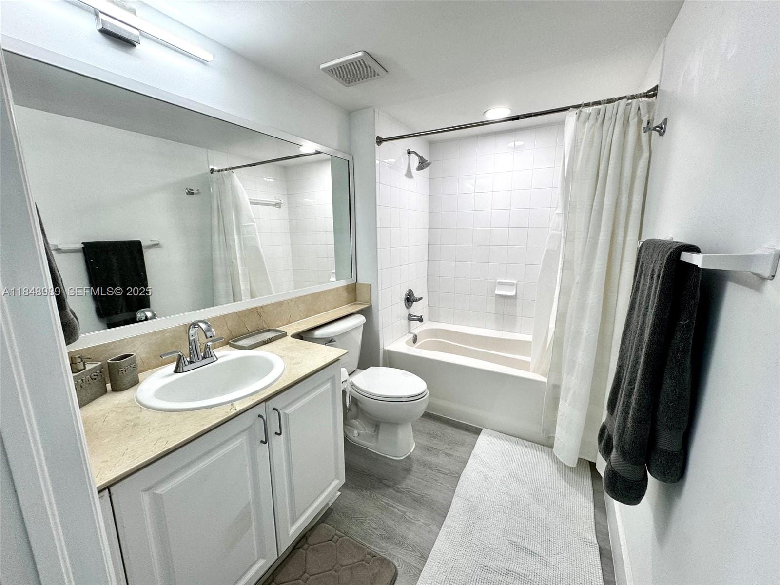 1155 Brickell Bay Drive 906, Miami, FL 33131 photo 13