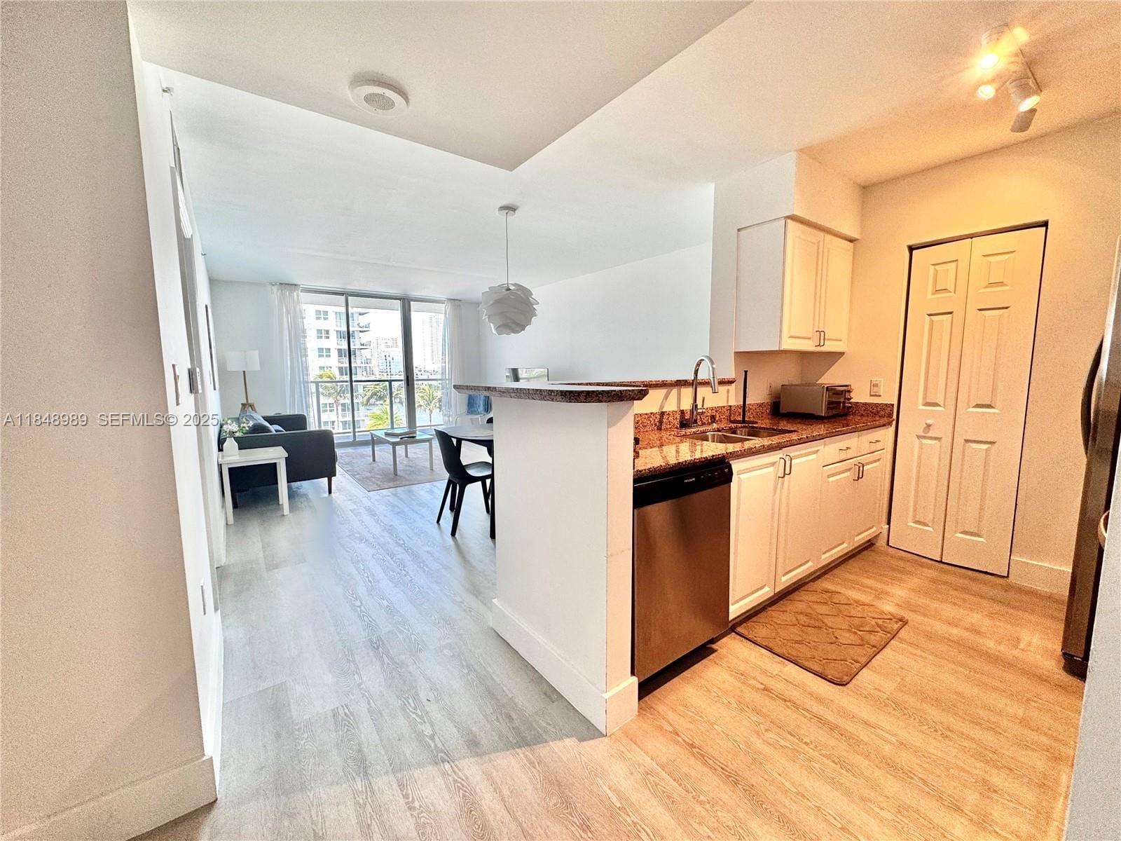 1155 Brickell Bay Drive 906 — photo 3
