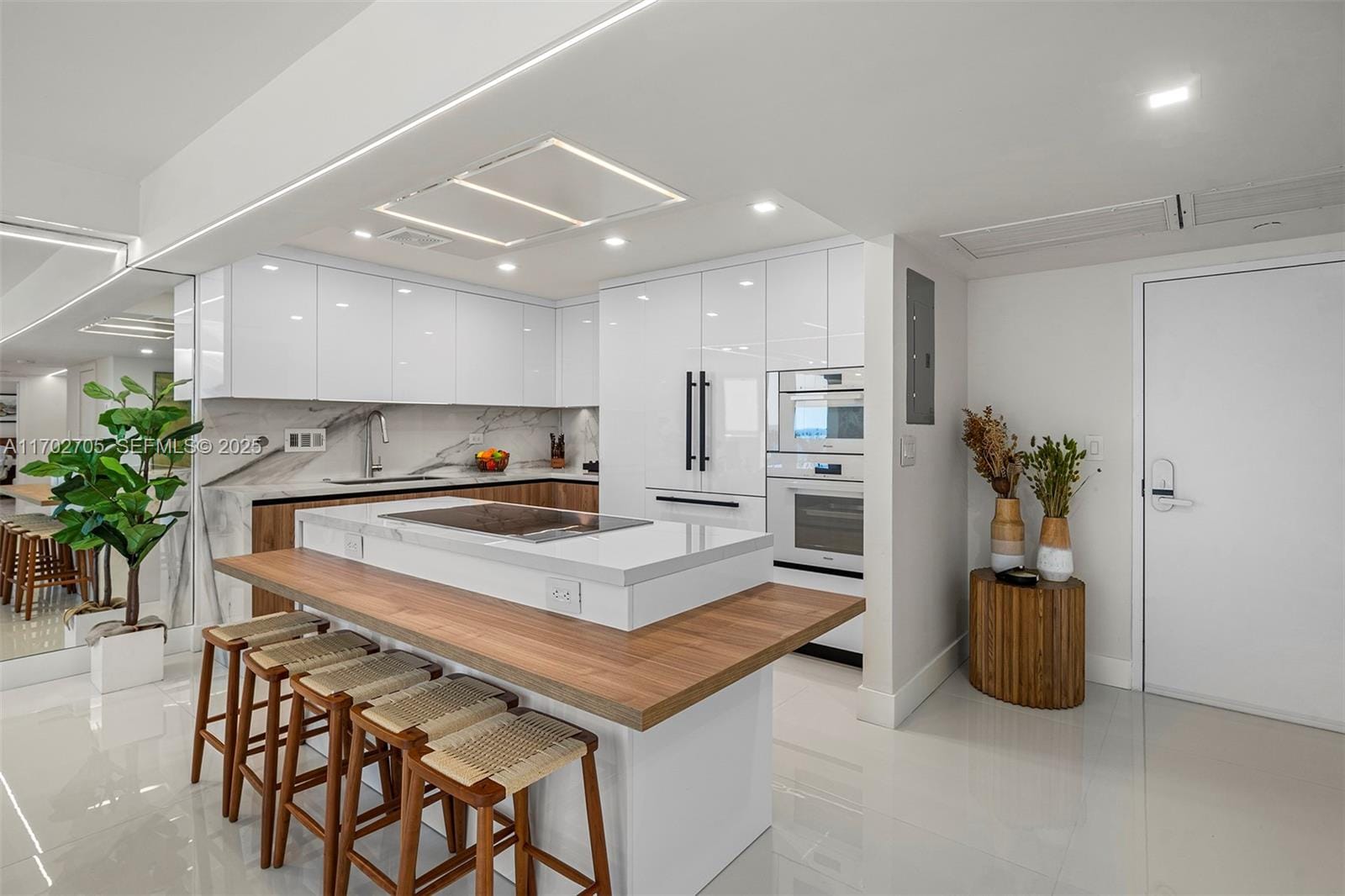 2301 Collins Avenue 1209 — photo 7