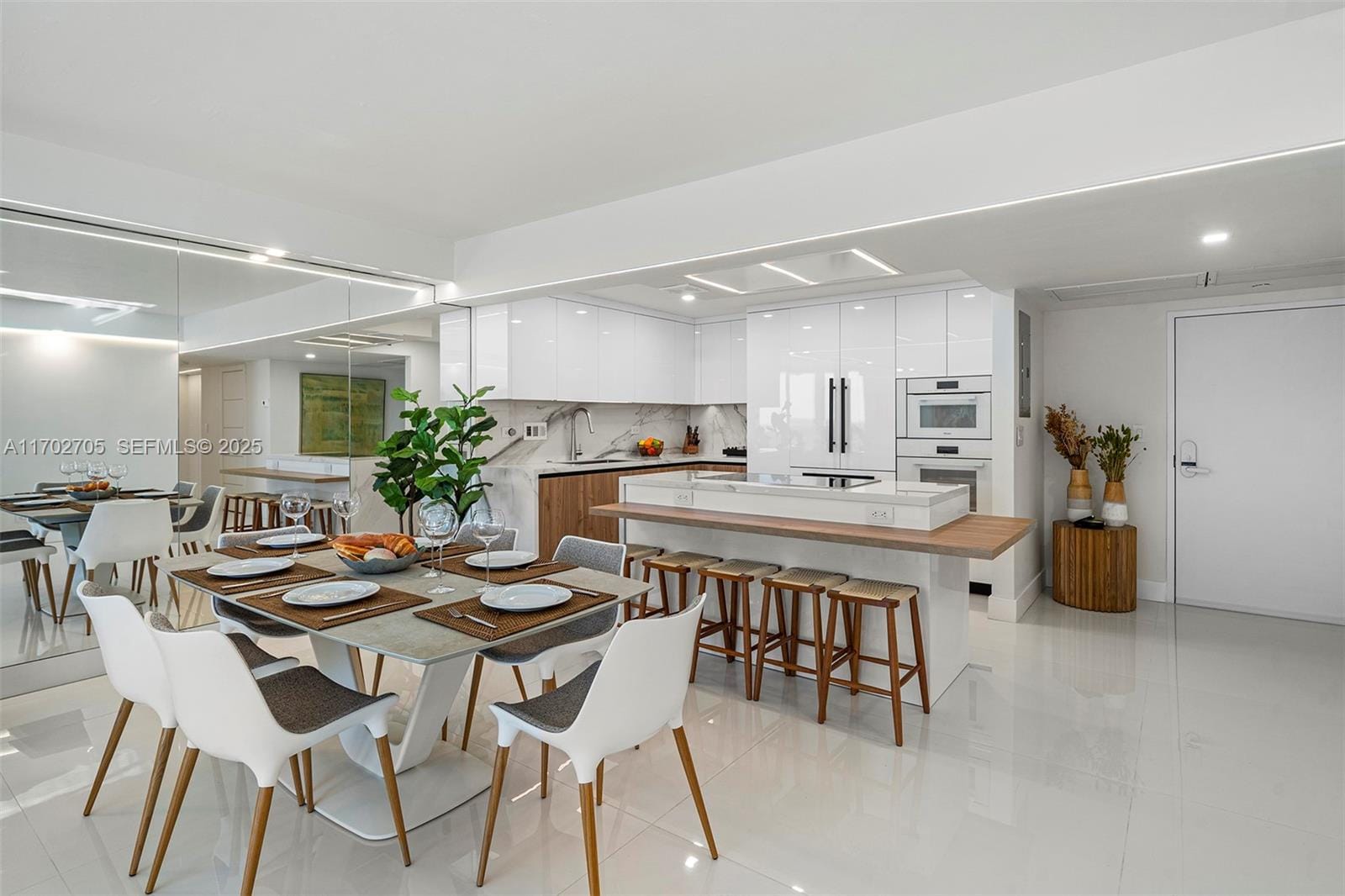 2301 Collins Avenue 1209 — photo 8