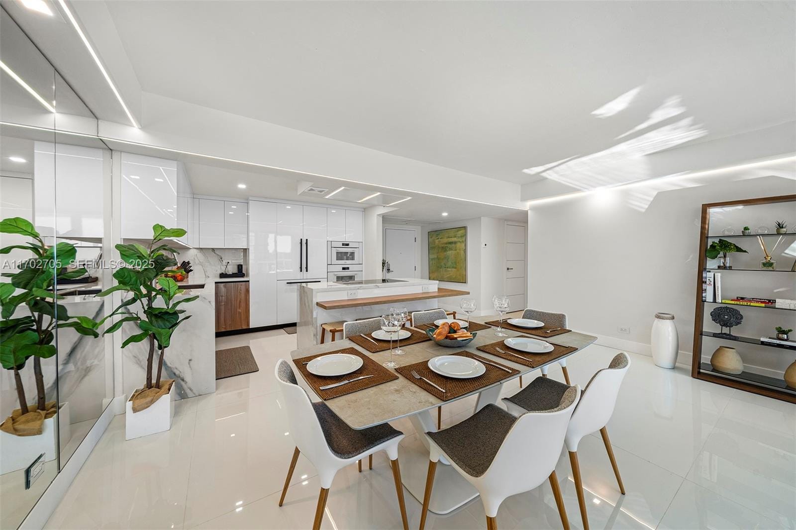 2301 Collins Avenue 1209 — photo 9