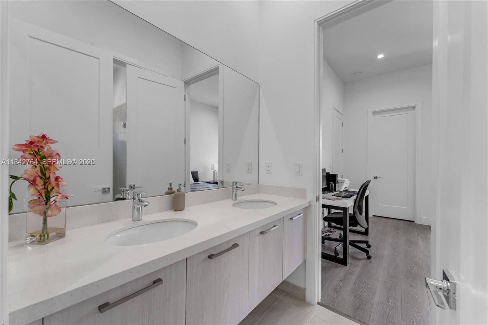 8109 NW 48th Terrace, Doral, FL 33166 photo 18