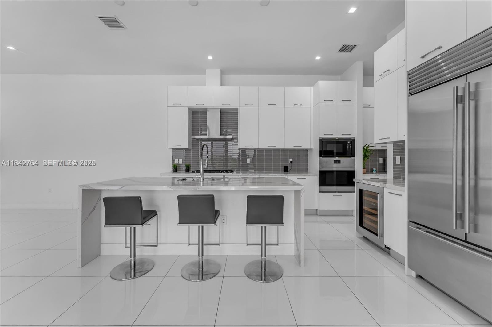 8109 NW 48th Terrace — photo 6