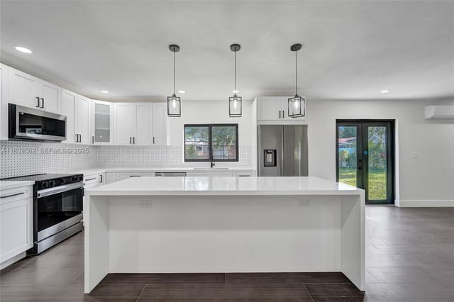 4879 NW 2nd Court, Plantation, FL 33317