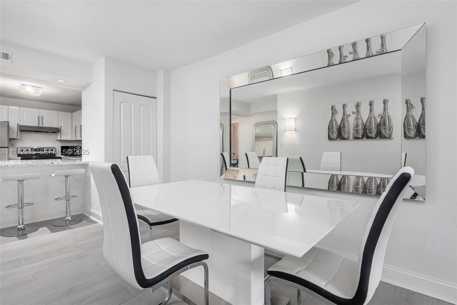 2301 Collins Avenue 328 — photo 4