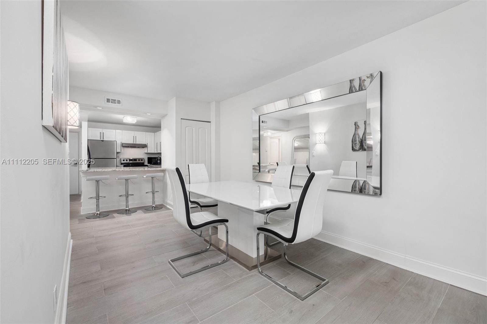 2301 Collins Avenue 328 — photo 9