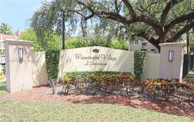 9301 SW 92nd Avenue A210, sold in Wisperwood Village, Miami, FL