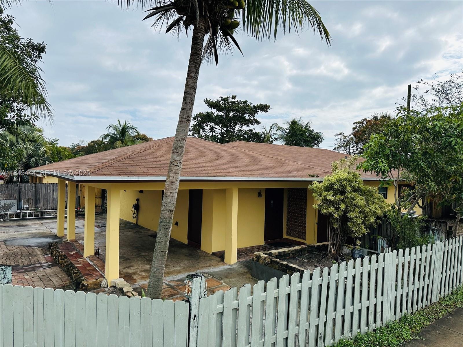 100 NE 26th Street, Pompano Beach, FL 33064