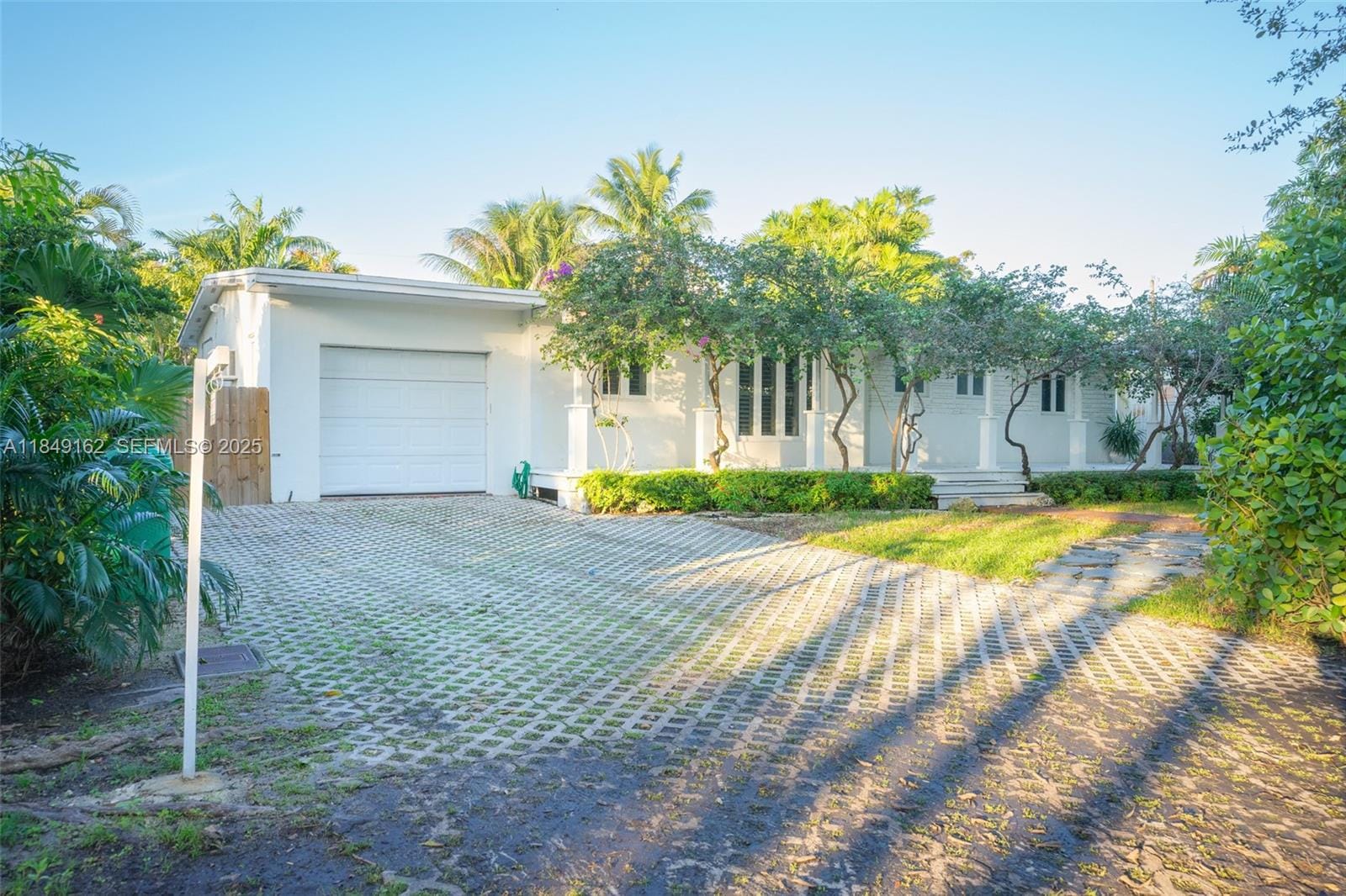 355 Redwood Lane, Key Biscayne, FL 33149 photo 2