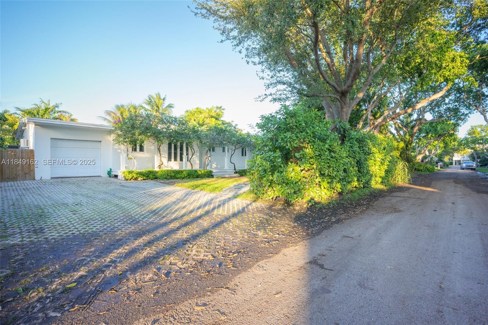 355 Redwood Lane, Key Biscayne, FL 33149 photo 4