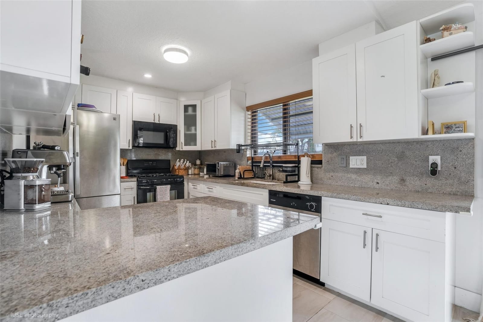 11710 NW 31st Street — photo 2