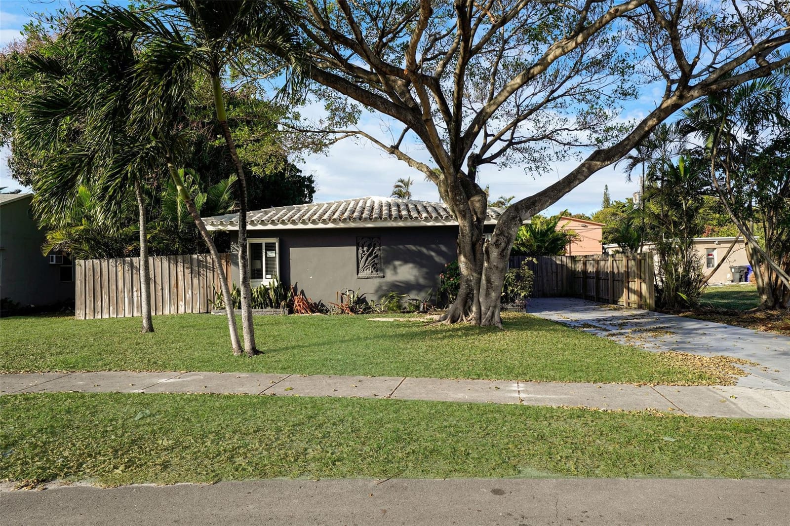 1955 Thomas Street, Hollywood, FL 33020 photo 1