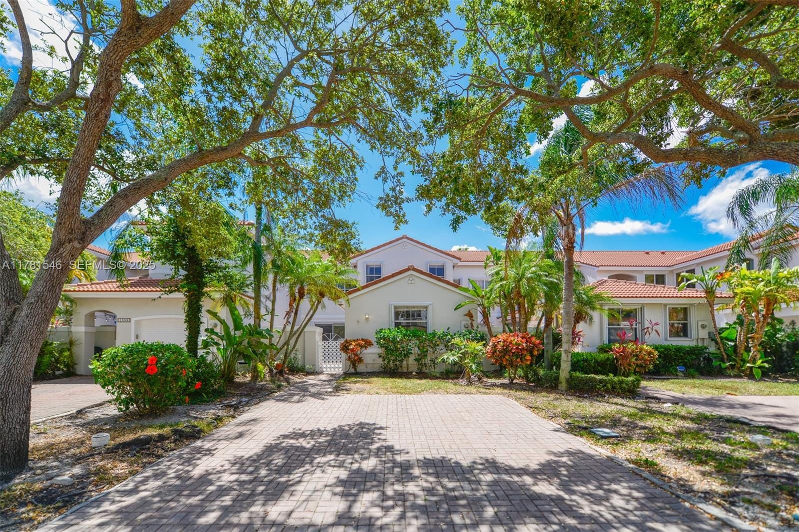 1551 Seagrape Way, Hollywood, FL 33019