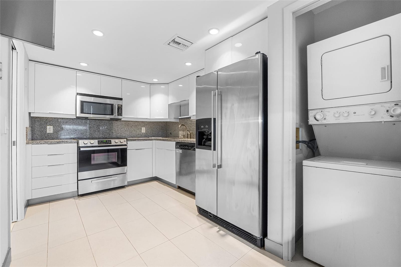 535 Oaks Drive 508 — photo 5